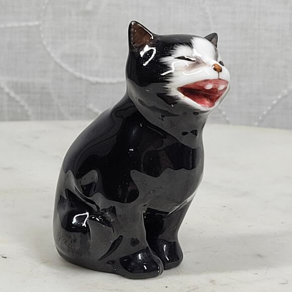Royal Doulton Lucky Cat Miniature 2.5" Black Bone China Anthropomorphic England - Picture 9 of 16